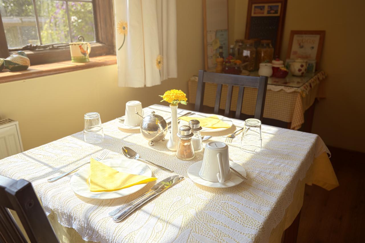 הדג' אנד Strawberry Cottage B&B מראה חיצוני תמונה