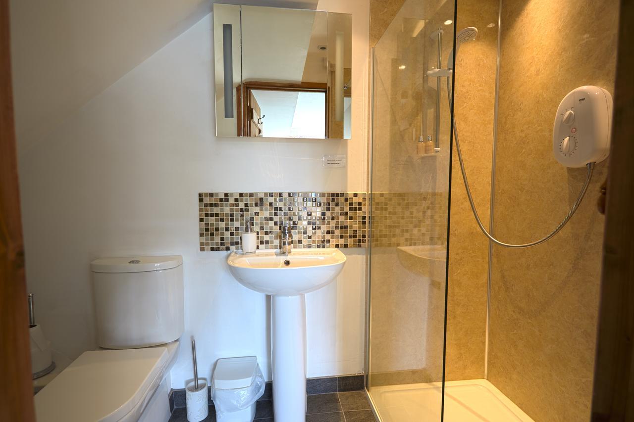 הדג' אנד Strawberry Cottage B&B מראה חיצוני תמונה